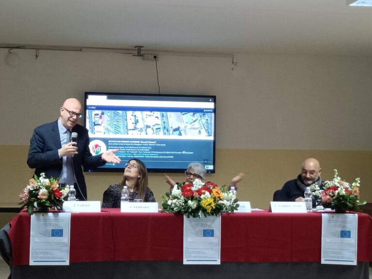 Francesco Napoli ospite dell’Istituto di istruzione superiore Mancini-Tommasi